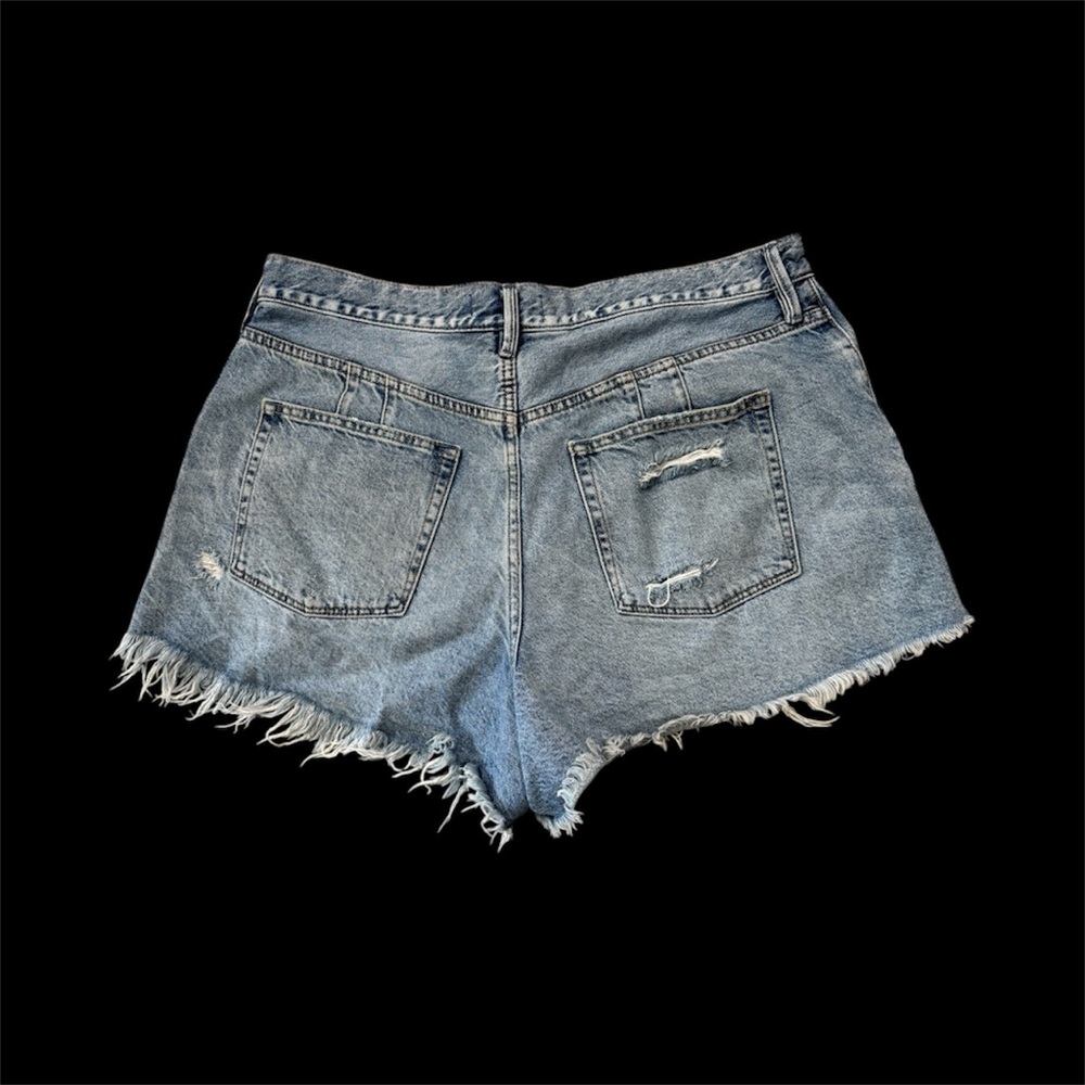 Free People We The Free CRVY Distressed Denim Shorts Size 31 - Picture 3 of 3